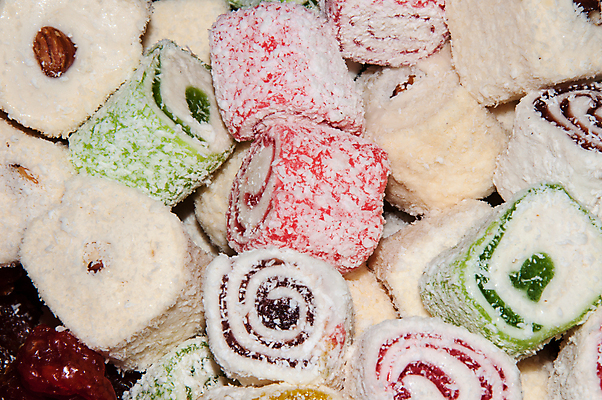 포토 JPG 해외이미지 전통 음식 탁자 디저트 이스탄불 사탕 요리 동양인 사람없음 과자 기쁨 견과류 시장 중앙 달콤 맛 설탕 시럽 꿀 동쪽 아랍어 옛날 피스타치오 스타일 바클라바 해외202004 튀르키예 해외포토 감정 아시아 가구 컨셉 인종 방향 파일형식 이미지허브