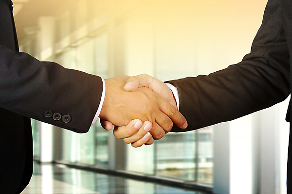 포토 JPG 해외이미지 직업 손 남자 백그라운드 컨셉 회사 비즈니스 사업가 통신 성공 협력 악수 함께함 관리 사람 성인 사람없음 사무실 우정 거래 인사 업무 비즈니스맨 그룹 계약 사인 흔들림 상업 떨림 지원 해외202004 해외포토 모션 손짓 신체부위 친구 예절 작업 직장인 파일형식 이미지허브