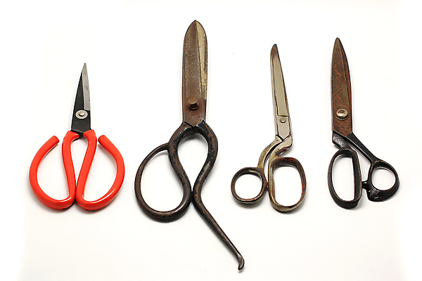 포토 JPG 해외이미지 종이 조각 학교 가정 주방용품 문구용품 주택 손잡이 안전 사람없음 사무실 금속 주방 장비 공구 쌍 칼날 플라스틱 자르기 오브젝트 날카로움 고립 옛날 철강 커터 하드웨어 해외202004 해외포토 교육 생활용품 비즈니스 모션 재질 건물 컴퓨터 도구 파일형식 이미지허브