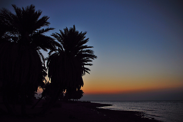 포토 JPG 해외이미지 계절 바다 섬 여행 하늘 아침 휴가 휴식 풍경 사람없음 야외 물 여름 빛 햇빛 태양 반사 노란색 일출 맑음 일몰 새벽 만 천국 파라다이스 수평선 해외202004 해외포토 주간 자연요소 컬러 컨셉 날씨 노을 파일형식 이미지허브
