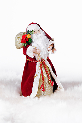 포토 JPG 해외이미지 전통 응시 행복 어린이 크리스마스 겨울 휴가 새해 기념 선물 웃음 정장 성인 사람없음 빨간색 빛 장난감 산타클로스 파티 축제 기쁨 종 축하 12월 솜털 전나무 고립 양털 클라우스 해외202004 해외포토 나무 시선 옷 계절 기념일 감정 컬러 컨셉 표정 사람 이벤트 날짜 파일형식 이미지허브