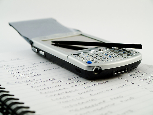 포토 JPG 해외이미지 디자인 종이 백그라운드 인터넷 비즈니스 텍스트 통신 모바일 세포 손바닥 사람없음 스마트폰 컴퓨터 사무실 펜 디지털 스크린 검은색 쪽지 공책 자료 정보 흰색 키보드 업무 작업 네트워크 메시지 이메일 계획 무선전화기 전화기 오브젝트 전자 PDA 고립 셀룰러 해외202004 해외포토 손 컬러 컨셉 문구용품 전자제품 핸드폰 스마트기기 필기구 파일형식 이미지허브