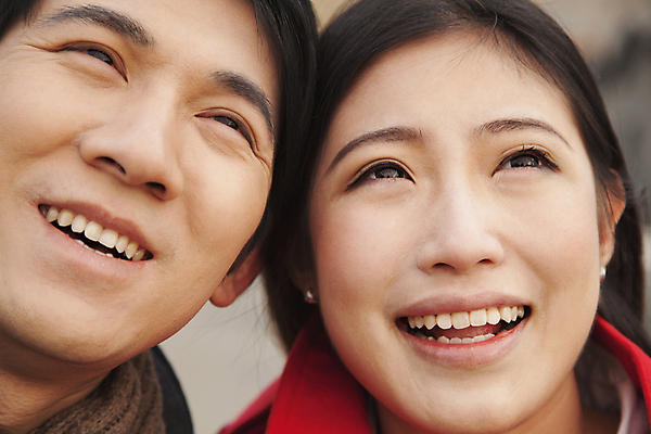 포토 JPG 해외이미지 커플 여자 행복 겨울 데이트 함께함 사랑 미소 웃음 20대 야외 두명 가로 컬러풀 목도리 중국 우정 기쁨 결합 겨울옷 베이징 해외202004 해외포토 잡화 옷 계절 감정 아시아 컬러 컨셉 관계 표정 사람 청년 친구 파일형식 이미지허브