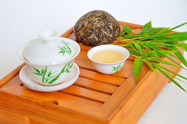 포토 JPG 해외이미지 식물 전통 아시아 문화 음료 음식 잎 자연 탁자 아침 건조 건강 동양인 사람없음 목재 컵 초록색 물 약 주방 중국 흰색 뜨거움 사발 차 찻주전자 대만 허브 대나무 상쾌 유기농 고립 우롱차 해외202004 해외포토 주간 자연요소 나무 식기 웰빙 감정 나라 컬러 가구 재료 의학 주전자 인종 차_음료 사기그릇 생태계 파일형식 이미지허브