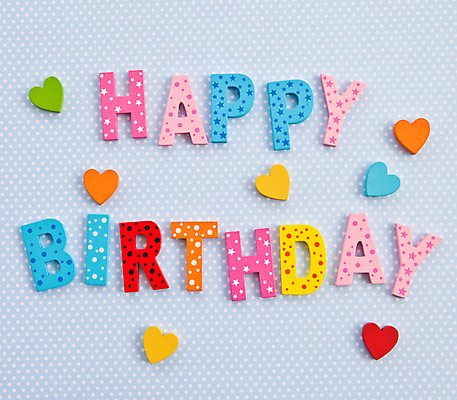 포토 JPG 해외이미지 캐릭터 별 분홍색 백그라운드 기념 사랑 사람없음 목재 장식 파란색 컬러풀 파티 마음 축하 생일 편지 카피스페이스 해외202004 해외포토 자연요소 나무 기념일 감정 컬러 컨셉 재료 이벤트 공백 파일형식 이미지허브