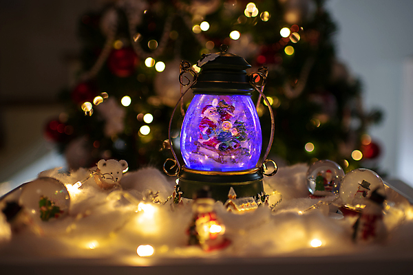 포토 JPG 해외이미지 나무 계절 행복 백그라운드 크리스마스 겨울 일러스트 공 유리 휴가 전등 새로움 사람없음 장식 파란색 빛 반짝임 지구본 공백 거품 추위 축하 황금 야간 신비 12월 크리스탈 보케 신성 마법 광 여의주 해외202004 해외포토 자연요소 식물 기념일 감정 컬러 컨셉 모션 재질 조명 날짜 광석 파일형식 이미지허브