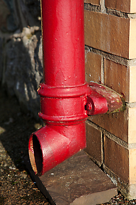 포토 JPG 해외이미지 벽 건축양식 벽돌 숙이기 사람없음 야외 건물 빨간색 페인트 고정 해외202004 해외포토 건축물 건축 컬러 포즈 파일형식 이미지허브