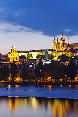 포토 JPG 해외이미지 유럽 여행 하늘 사람없음 빛 성당 교회 탑 황혼 도시 체코 프라하 옛날 해외202004 해외포토 건축물 나라 종교건축 건물 일몰 파일형식 이미지허브