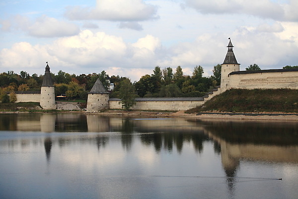 포토 JPG 해외이미지 벽 여행 건축양식 파노라마 풍경 사람없음 빛 강 반사 탑 가을 성 역사 강가 전쟁 러시아 옛날 크렘린궁전 필승 해외202004 해외포토 건축물 계절 건축 유럽 촬영기법 궁전 우승 크렘린 파일형식 이미지허브