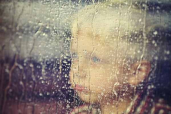 포토 JPG 해외이미지 응시 감정 얼굴 어린이 생각 창문 유리 날씨 한명 사람 소년 물 젖음 흐름 추위 슬픔 가을 물방울 표현 아기 관찰 액체 기다림 떨어짐 빗방울 폭풍 우울증 혼자 해외202004 해외포토 자연요소 1 시선 계절 남자 컨셉 모션 재질 신체부위 비_날씨 질병 파일형식 이미지허브