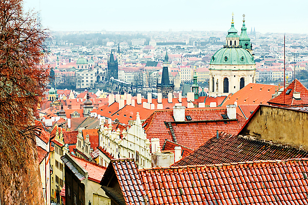 포토 JPG 해외이미지 전통 유럽 문화 건축양식 지붕 거리 주택 사람없음 빨간색 성당 교회 탑 바위 도시 중세 역사 장면 지역 체코 프라하 타운 공화국 바로크 보헤미아 옛날 스타일 해외202004 해외포토 건축물 건축 나라 컬러 종교건축 건물 돌_바위 파일형식 이미지허브