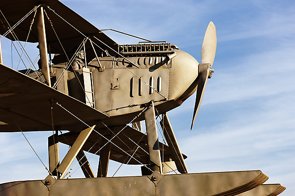 포토 JPG 해외이미지 모델 여행 날개 하늘 비행기 사람없음 조각상 금속 수확 역사 포르투갈 복고 프로펠러 해군 엔진 브라질 대서양 남쪽 천연기념물 대패 루트 리스본 복제 해외202004 해외포토 유럽 바다 농업 항공교통 재질 대중교통 군대 조형물 남아메리카 방향 파일형식 이미지허브