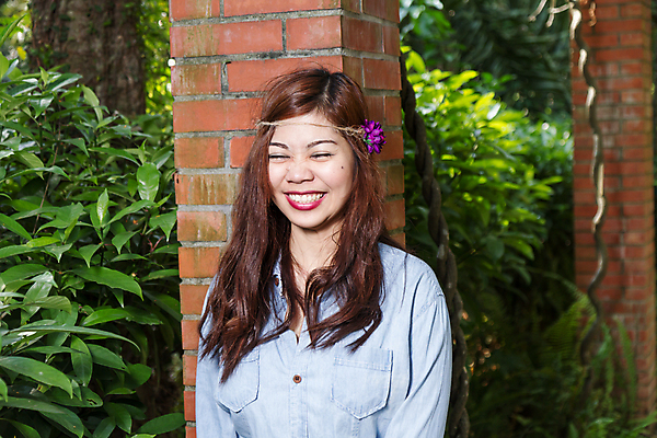 포토 JPG 해외이미지 공원 밭 자연 한명 동양인 초록색 머리 정원 기쁨 시골 스타일 해외202004 해외포토 1 공공시설 감정 컬러 농업 사람 인종 신체부위 생태계 파일형식 이미지허브