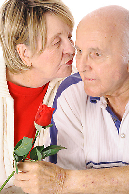 포토 JPG 해외이미지 식물 여자 기념일 할아버지 노년 남자 꽃 행복 관계 자연 결혼식 남편 휴가 키스 함께함 발렌타인데이 건강 사랑 사람 성인 두명 장미 유행 고통 아내 바퀴 은퇴 휠체어 보험 장애 고립 돌봄 옛날 특별함 헬프 해외202004 해외포토 감정 결혼 컨셉 모션 데이이벤트 이벤트 도움 애정표현 생태계 파일형식 이미지허브