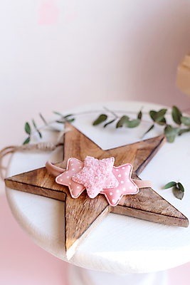 포토 JPG 해외이미지 헤어스타일 디자인 꽃 리본 어린이 백그라운드 꽃무늬 장신구 선물 사람없음 내부 장식 머리 유행 벚꽃 아기 직물 머리띠 고급 우아함 닫기 달콤 활 DIY 내추럴 핸드메이드 스타일 해외202004 해외포토 식물 컨셉 무늬 모션 사람 취미 신체부위 맛 파일형식 이미지허브