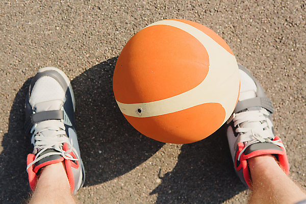 포토 JPG 해외이미지 남자 스포츠 오렌지 공 손가락 놀이 농구 기술 건강 관리 손바닥 사람 사람없음 바구니 경쟁 블록 게임 흰색 잡기 원형 그물 던지기 가장자리 놀이터 가죽 왼쪽 테두리 묘사 오브젝트 슛 점수 팔 사수 고무 신발장 양발 플레이어 해외202004 해외포토 도형 손 컬러 컨셉 과일 모션 신체부위 구기 둘레 방향 파일형식 이미지허브