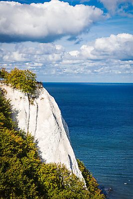 포토 JPG 해외이미지 공원 바다 여행 자연 하늘 휴가 풍경 사람없음 파란색 절벽 숲 분필 동쪽 전국 해외202004 해외포토 공공시설 컬러 방향 초크 생태계 파일형식 이미지허브