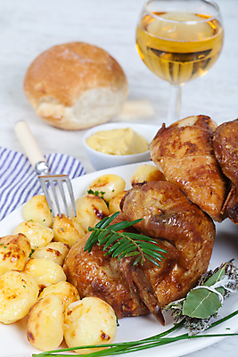 포토 JPG 해외이미지 접시 음식 백그라운드 다이어트 감자 건강 육류 요리 사람없음 갈색 식사 저녁식사 치킨 신선 맛 그릴 굽기 먹기 허브 로즈메리 점심식사 해외202004 해외포토 식물 식기 컬러 컨셉 채소 식재료 모션 주방용품 구이 닭고기요리 파일형식 이미지허브