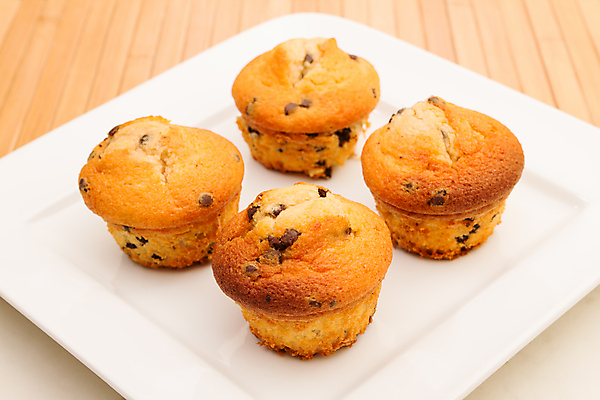 포토 JPG 해외이미지 접시 음식 티타임 휴식 디저트 사람없음 쿠키 케이크 초콜릿 식사 빵집 흰색 신선 달콤 맛 아침식사 상품 유혹 설탕 굽기 먹기 머핀 칼로리 바닐라 번 페스츄리 해로움 솔깃 해외202004 해외포토 식기 빵 컬러 컨셉 모션 상점 구이 파일형식 이미지허브