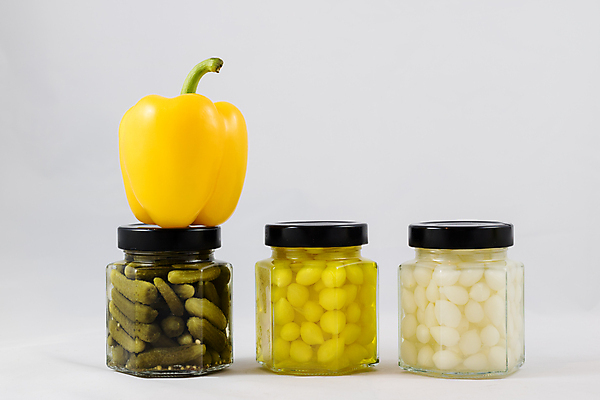포토 JPG 해외이미지 유리병 파프리카 실내 사람없음 흰배경 피클 락교 미니오이 해외202004 해외포토 백그라운드 채소 병_용기 오이 내부 흰색 절임 염교 파일형식 이미지허브