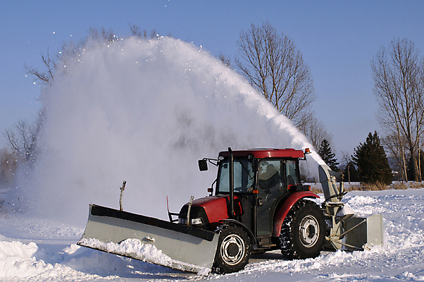 포토 JPG 해외이미지 직업 계절 산업 호수 포즈 겨울 모션 날씨 사람없음 야외 빨간색 냉동 힘 기계 장비 운전 추위 흰색 작업 던지기 불기 청소 서리 폭풍 트랙터 눈보라 삭제 제설기 타격 해외202004 해외포토 컬러 눈_날씨 농기계 특수차량 제설 파일형식 이미지허브