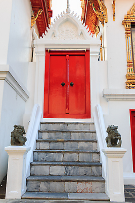 포토 JPG 해외이미지 전통 디자인 아시아 종교 문화 여행 패턴 불교 건축양식 사다리 창문 태국 프레임 미술 동양인 사람없음 건물 장식 빨간색 문 계단 골동품 흰색 사찰 화려 역사 황금 묘사 그림 질감 대문 동쪽 옛날 스타일 해외202004 해외포토 건축물 건축 나라 컬러 컨셉 무늬 종교건축 문화예술 인종 도구 방향 파일형식 이미지허브