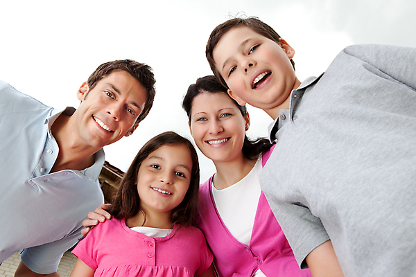 포토 JPG 해외이미지 백인 라이프스타일 여자 남자 딸 행복 아들 얼굴 어린이 백그라운드 가족 하늘 엄마 남편 함께함 사랑 미소 사람 소년 여러명 성인 야외 빛 기쁨 흰색 아내 아빠 언니 내추럴 남동생 해외202004 해외포토 서양인 감정 컬러 다수 컨셉 관계 표정 생활 신체부위 자매 동생 파일형식 이미지허브