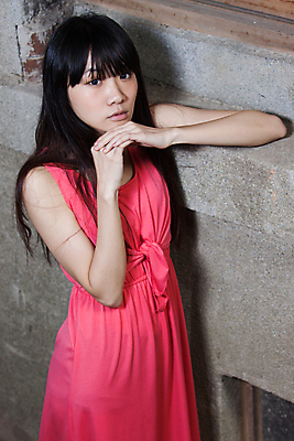 포토 JPG 해외이미지 드레스 여자 행복 벽 분홍색 백그라운드 관리 한명 사람 동양인 20대 성인 중국 우아함 심각 접기 해외202004 해외포토 1 옷 감정 아시아 컬러 컨셉 모션 인종 청년 파일형식 이미지허브