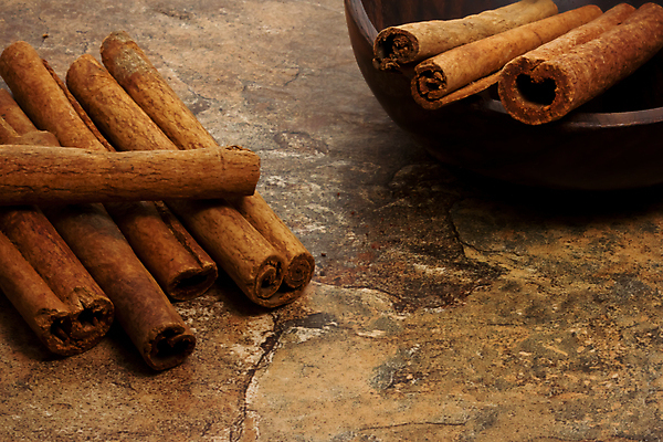 포토 JPG 해외이미지 음식 재료 디저트 건조 요리 사람없음 목재 약 갈색 쌓기 어둠 양념 막대기 맛 향신료 매움 아로마 나무껍질 향료 향 내추럴 시나몬 옛날 해외202004 해외포토 나무 컬러 컨셉 의학 모션 껍질 향기 냄새 향미료 파일형식 이미지허브