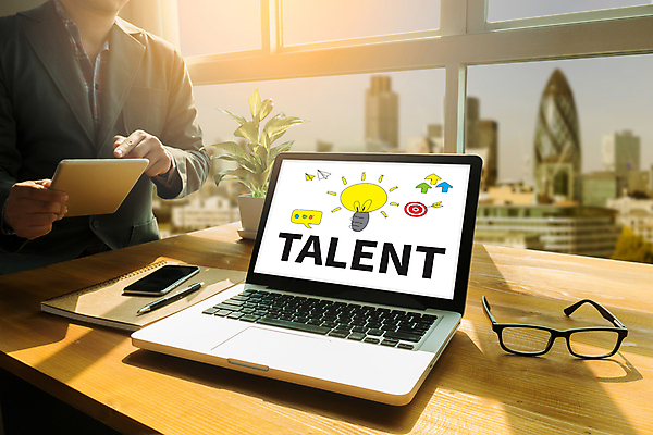 포토 JPG 해외이미지 직업 여자 남자 일러스트 통신 탁자 성공 회의 설계 아이디어 직장 기술 안테나 대화 사람 동양인 인종 사람없음 사무실 그룹 정상 묘기 토론 스케치 책상 그림 자원 모집 개발 경영 채용 후보 해외202004 해외포토 가구 컨셉 회사 비즈니스 말하기 미술 파일형식 이미지허브