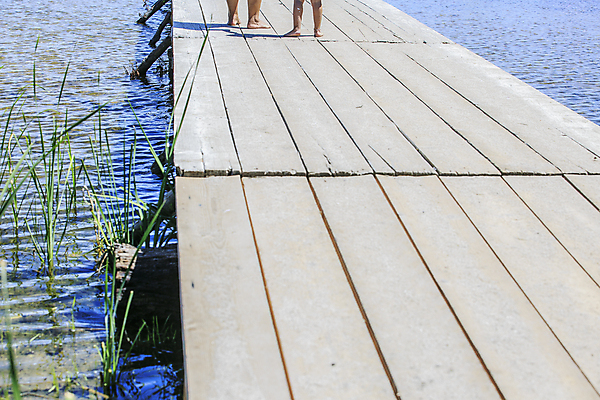 포토 JPG 해외이미지 호수 파도 바다 여행 백그라운드 자연 탁자 표면 휴가 휴식 바닥 풍경 사람없음 야외 목재 물 여름 파란색 우주 항구 침묵 공백 산책로 보행자 널 갑판 방파제 질감 장면 잡동사니 단상 내추럴 수목 엘리먼트 터키석 해외202004 해외포토 자연요소 나무 계절 공공시설 길 컬러 가구 컨셉 재료 교통시설 소리 배 보석 생태계 선박 파일형식 이미지허브