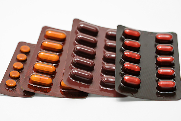 포토 JPG 해외이미지 산업 과학 백그라운드 포장 추상 건강 병원 사람없음 치료 알약 약 갈색 건강관리 고통 흰색 질병 약국 은박지 오브젝트 질감 처방 팩 조제 반항 고립 돌봄 복용 치료제 항생제 해외202004 해외포토 감정 컬러 무늬 의학 모션 관리 화장품 만들기 파일형식 이미지허브