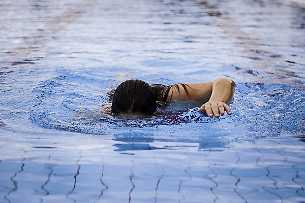 포토 JPG 해외이미지 백인 직업 라이프스타일 여자 남자 수영복 스포츠 건강 사람 성인 물 파란색 운동 수중 수영 젖음 수영선수 기어가기 캡모자 타격 프리스타일 해외202004 해외포토 자연요소 서양인 모자_잡화 옷 컬러 모션 운동선수 생활 수상스포츠 파일형식 이미지허브