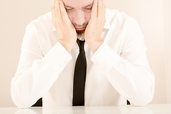 포토 JPG 해외이미지 백인 직업 1 남자 감정 얼굴 비즈니스 스트레스 한명 사람 금융 사무실 머리 고통 도전 화물 업무 작업 비즈니스맨 작업장 책상 고민 경영자 문서 불만 회계 연소 과부하 우울증 이마 투쟁 편두통 혼란 해외202004 해외포토 서양인 산업 가구 컨셉 신체부위 경제 운송업 직장인 질병 리더 파일형식 이미지허브