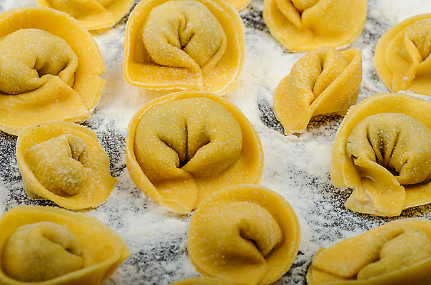 포토 JPG 해외이미지 실내 사람없음 이탈리아음식 라비올리 해외202004 해외포토 서양음식 내부 파일형식 이미지허브