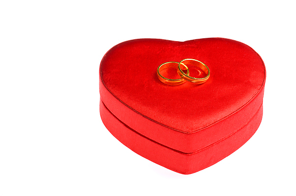 포토 JPG 해외이미지 커플 기념일 행복 결혼 백그라운드 2 장신구 관계 결혼식 발렌타인데이 사랑 사람 이벤트 사람없음 빨간색 상자 노란색 신혼여행 하트 축하 반지 쌍 원형 황금 고급 우아함 보석 심볼 약속 약혼 동맹 해외202004 해외포토 모양 도형 감정 컬러 컨셉 데이이벤트 광석 파일형식 이미지허브