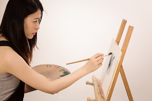 포토 JPG 해외이미지 백그라운드 추상 수채화 미술 한명 컬러풀 중국 침묵 페인트 물감 붓 팔레트 이젤 만족 그림 질감 예술가 캔버스 페인트붓 화가 해외202004 해외포토 직업 1 감정 아시아 컬러 무늬 문화예술 사람 소리 미술도구 파일형식 이미지허브