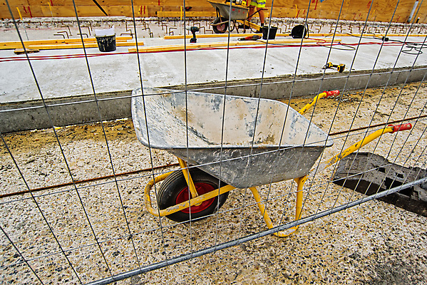 포토 JPG 해외이미지 직업 산업 교통시설 노동자 사람없음 야외 건물 카트 수레 장비 공구 업무 땅 실업 철 건축업자 해외202004 해외포토 건축물 건축 교통 비즈니스 도구 작업 시설 파일형식 이미지허브