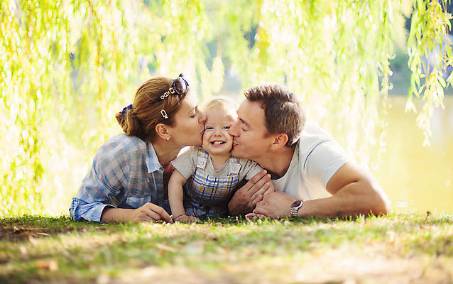 포토 JPG 해외이미지 백인 라이프스타일 커플 공원 남자 행복 감정 아들 어린이 가족 포옹 엄마 함께함 건강 3 사랑 사람 소년 성인 야외 세명 부모 기쁨 육아 아기 아빠 작음 긍정 내추럴 거짓말 걸음마 돌봄 해외202004 해외포토 서양인 공공시설 컨셉 관계 안기 모션 생활 크기 파일형식 이미지허브