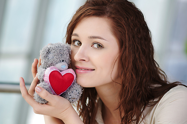 포토 JPG 해외이미지 1 손 여자 행복 얼굴 어린이 장난 비즈니스 곰 놀이 실내 선물 사랑 한명 미소 사람 성인 장난감 카페 기쁨 흰색 하트 잡기 비즈니스우먼 작음 돌봄 해외202004 해외포토 모양 동물 감정 컬러 포유류 모션 표정 내부 신체부위 상점 직장인 크기 파일형식 이미지허브