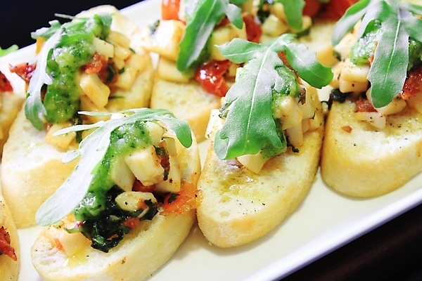 포토 JPG 해외이미지 접시 음식 감자 사람없음 식사 저녁식사 선택 카나페 연어 점심식사 뷔페 많음 해외202004 해외포토 식기 컨셉 채소 서양음식 어류 파일형식 이미지허브