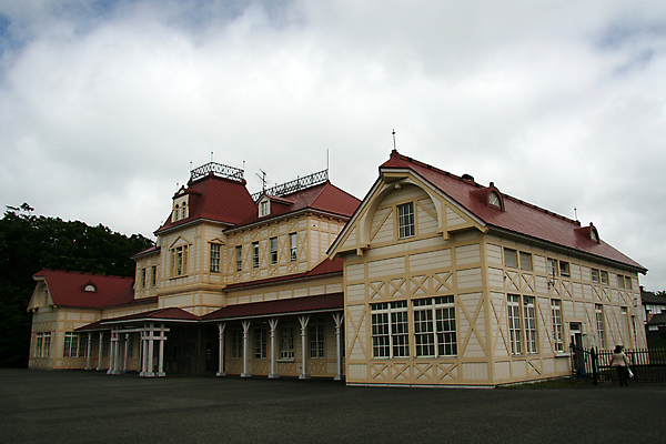 포토 JPG 해외이미지 전통 공원 건축양식 사람없음 건물 유행 여행객 마을 일본 역사 메인 홋카이도 박물관 타운 흐림 구식 식민지 옛날 테마 해외202004 해외포토 건축물 공공시설 건축 아시아 날씨 사람 도시 파일형식 이미지허브