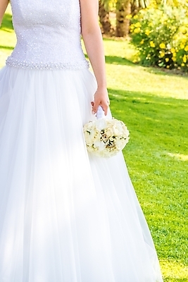 포토 JPG 해외이미지 전통 손 드레스 여자 꽃 분홍색 꽃다발 결혼 잎 꽃무늬 결혼식 사랑 사람 사람없음 야외 장식 초록색 장미 파티 유행 정원 봄 흰색 축하 신선 반지 잡기 가운 우아함 실크 다발 묘사 해외202004 해외포토 식물 옷 계절 감정 컬러 컨셉 무늬 장신구 모션 이벤트 신체부위 직물 파일형식 이미지허브