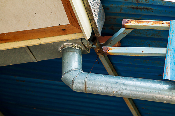 포토 JPG 해외이미지 외관 벽 백그라운드 건축양식 하늘 지붕 새로움 주택 사람없음 야외 건물 목재 물 파란색 금속 젖음 흰색 도시 모서리 보호 플라스틱 청소 묘사 시스템 배수구 철강 해외202004 해외포토 자연요소 나무 건축물 건축 컬러 컨셉 재료 재질 파일형식 이미지허브