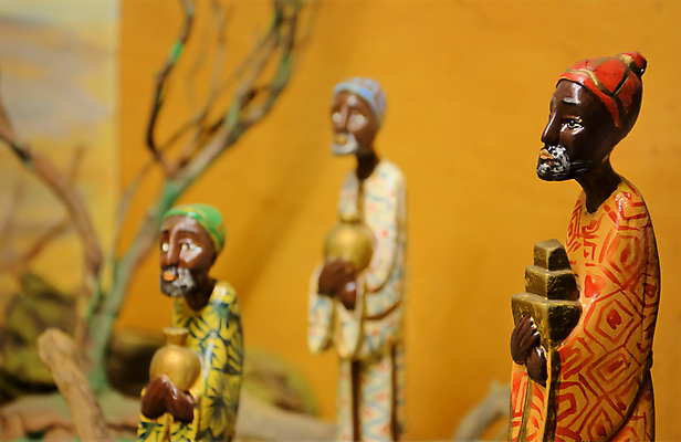 포토 JPG 해외이미지 계절 남자 행복 별 기독교 종교 여행 백그라운드 크리스마스 일러스트 가족 응원 하늘 엄마 휴가 기념 3 선물 미술 사람 사람없음 그래픽 장식 빛 숫자 여행객 축제 성경 사막 축하 아기 인사 예수 야간 12월 왕 장면 낙타 신성 적재 요셉 노엘 베들레헴 베어링 해외202004 해외포토 자연요소 문자 기념일 감정 컨셉 종교용품 포유류 관계 문화예술 예절 신_종교 날짜 파일형식 이미지허브