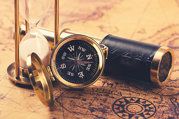 포토 JPG 해외이미지 바다 여행 백그라운드 컨셉 지도 유물 항해 미술 사람없음 세계 망원경 장비 수확 골동품 기구 도구 역사 나침반 방향 모래시계 복고 보물 네비게이션 발견 그런지 옛날 지리 항목 스타일 해외202004 해외포토 전통 모래 시계 농업 배_교통 문화예술 파일형식 이미지허브