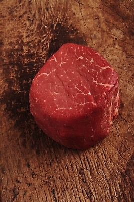 포토 JPG 해외이미지 음식 육류 스테이크 사람없음 목재 식사 저녁식사 소고기 만족 날것 대리석 생식 해외202004 해외포토 나무 감정 식재료 재료 서양음식 파일형식 이미지허브