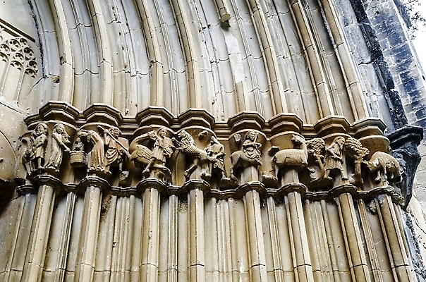 포토 JPG 해외이미지 유럽 벽 조각 건축양식 사람없음 건물 스페인 해외202004 해외포토 건축물 건축 나라 파일형식 이미지허브