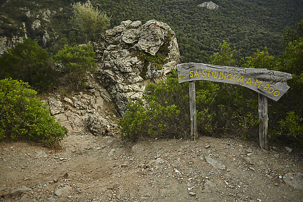 포토 JPG 해외이미지 여행 산 간판 파노라마 사람없음 목재 이탈리아 오브젝트 사인 암초 봉 핸드메이드 해외202004 해외포토 나무 유럽 재료 촬영기법 파일형식 이미지허브