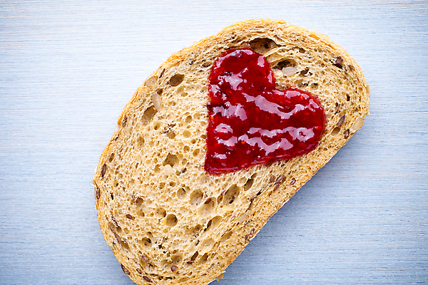 포토 JPG 해외이미지 음식 빵 조각 부분 딸기 샌드위치 씨앗 사람없음 빨간색 하트 낟알 잼 자르기 오브젝트 슬라이스 젤리 버터 점심식사 해외202004 해외포토 모양 식물 컬러 과일 모션 디저트 식사 소스_음식 파일형식 이미지허브